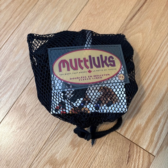 Fleece lined Muttluks dog booties size XS - Picture 1 of 4